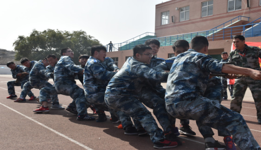 青春如火 超越自我——中国地质大学长城学院第一届拔河比赛开幕式成功举办