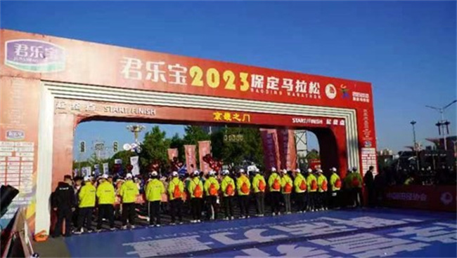 best365官网登录入口学生圆满完成2023保定马拉松志愿服务工作