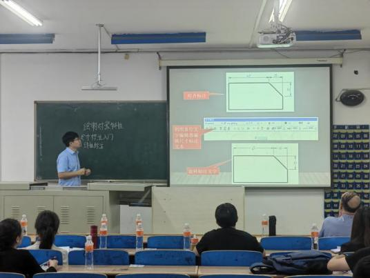 我校举行新教师课堂教学资格验收活动